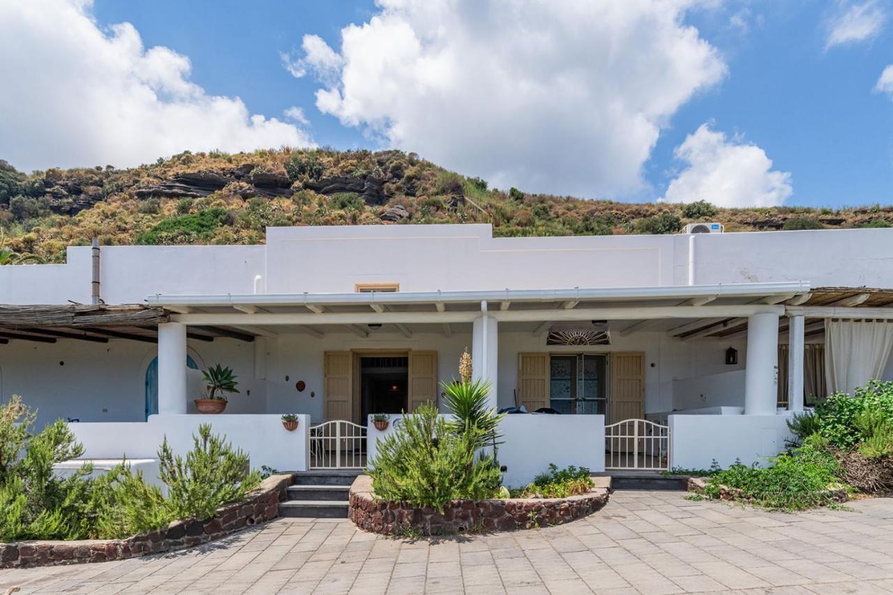 Villa Ginestra Sulla Spiaggia Di Stromboli Kültér fotó