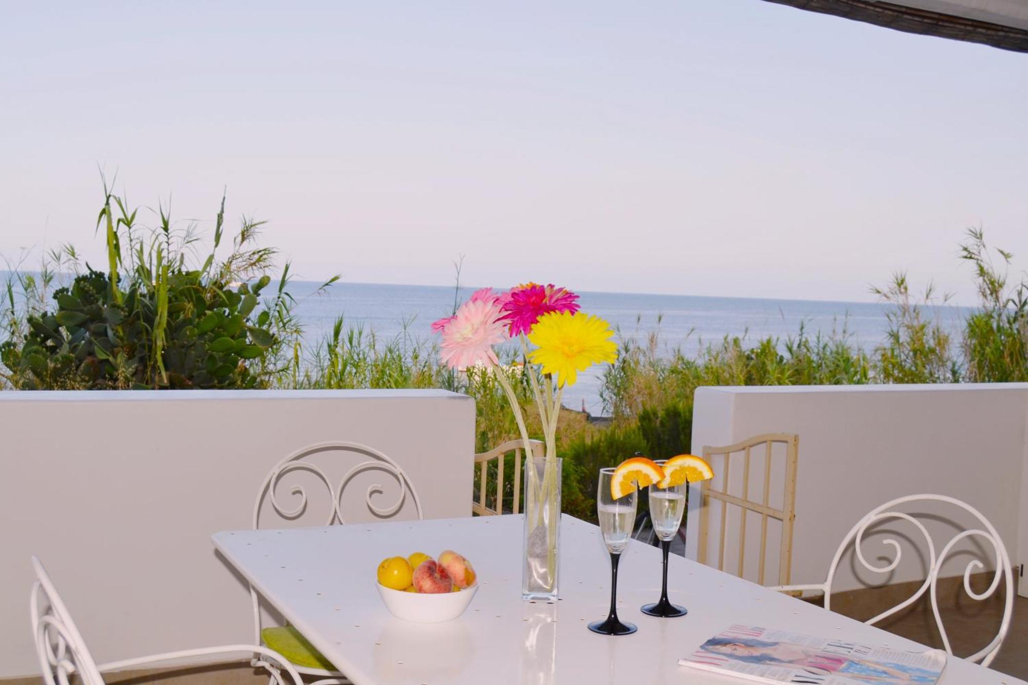 Villa Ginestra Sulla Spiaggia Di Stromboli Kültér fotó