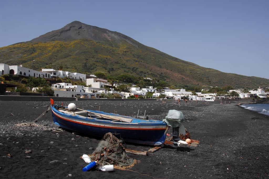 Villa Ginestra Sulla Spiaggia Di Stromboli Szoba fotó