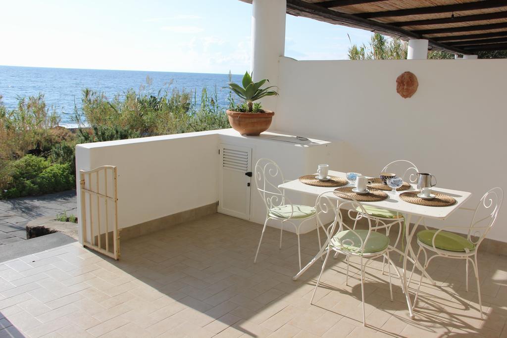 Villa Ginestra Sulla Spiaggia Di Stromboli Kültér fotó